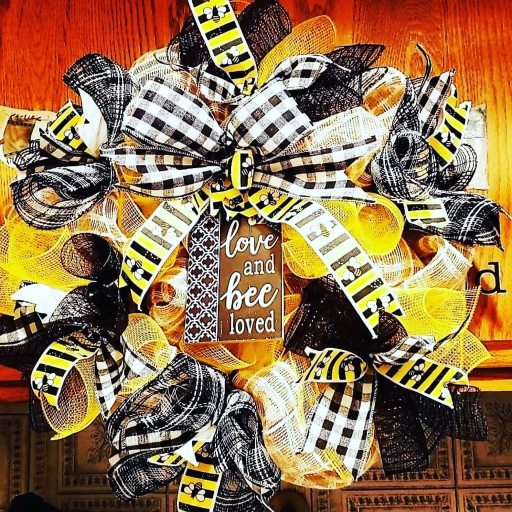 Bumblee bee wreath
